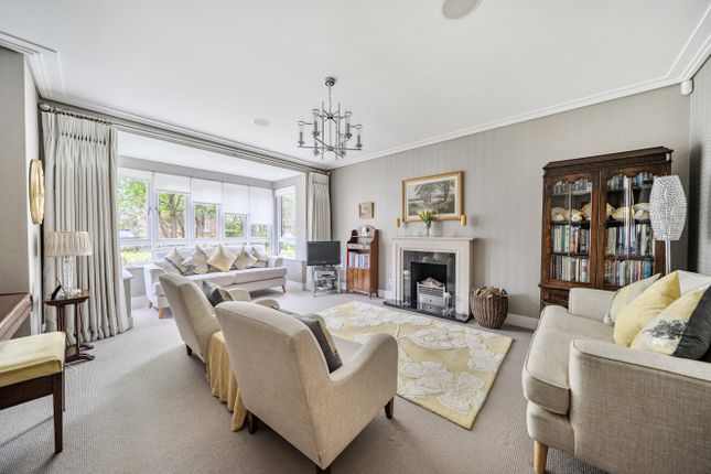 32, Willowbourne, Hampshire photo 3