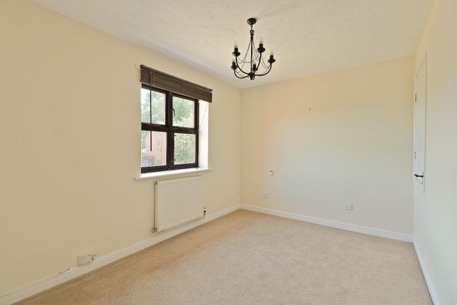2, Midvale Close, Sheffield photo 4