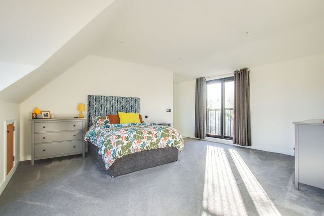 5, Knightwood Close, Christchurch photo 4
