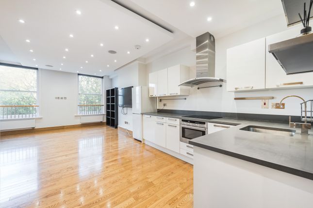 Flat for sale in Bloomsbury Square, London