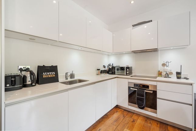 Flat 2, 44 Bedford Row, London, London photo 3