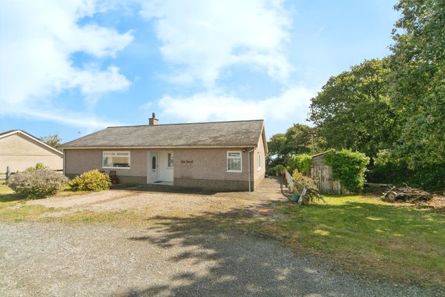 3-bed bungalow on Cae Canol,, Llanbedrog, Gwynedd, £325,000