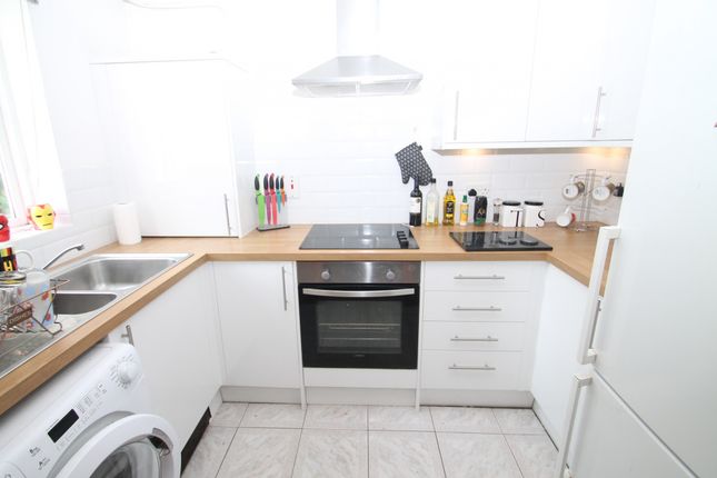 1 Bed Flat To Rent In Kingswood Drive Sutton Surrey Sm2