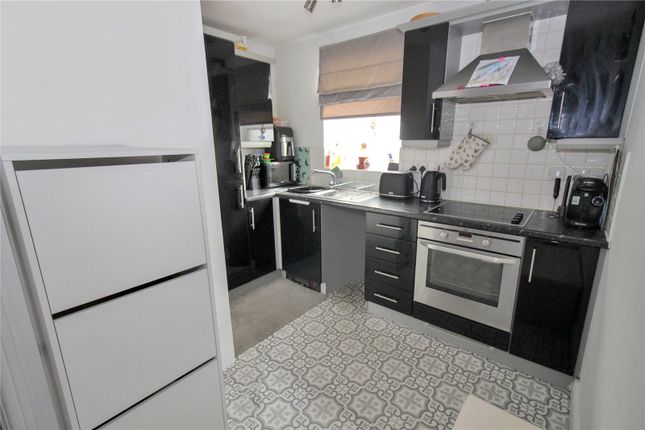 7, Vistula Crescent, Swindon photo 4