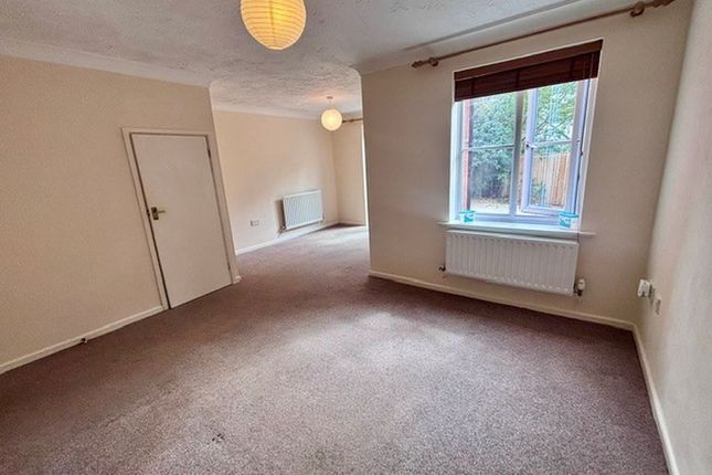 28, Poppy Close, Calne photo 3