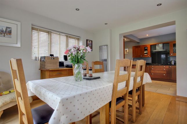 11, Longcroft Park, Beverley photo 3