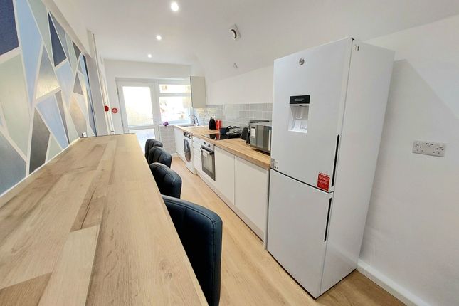 ROOM 3, Fothergill Street, Pontypridd photo 3