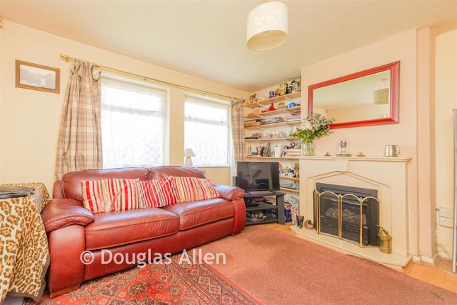 44, Belmont Avenue, Wickford photo 2