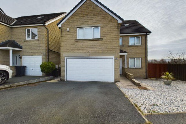 Thumbnail Detached house for sale in Oakdale Grove, Shipley