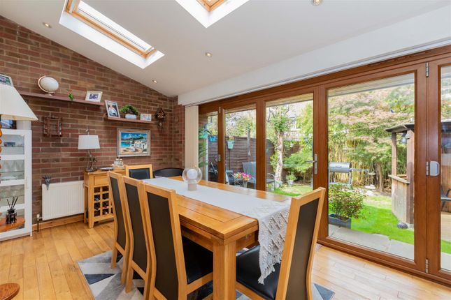 89, Braemar Gardens, Slough photo 4