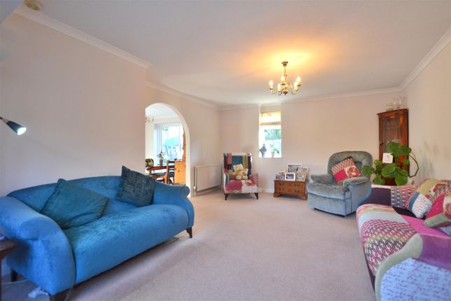 53, Verran Road, Camberley photo 2