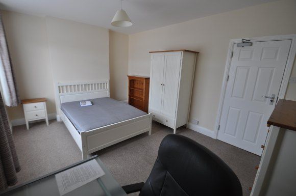 21, Wern Fawr Road, Swansea photo 2
