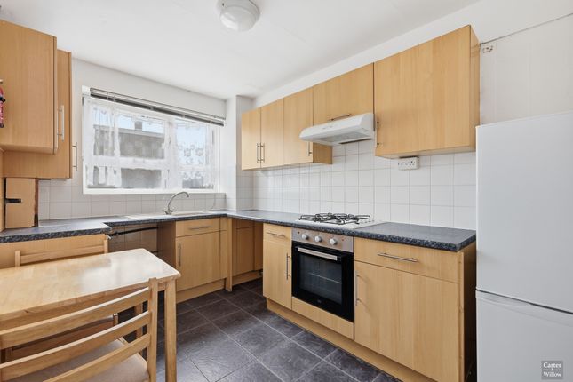 19, Lambourne Gardens, Barking photo 2