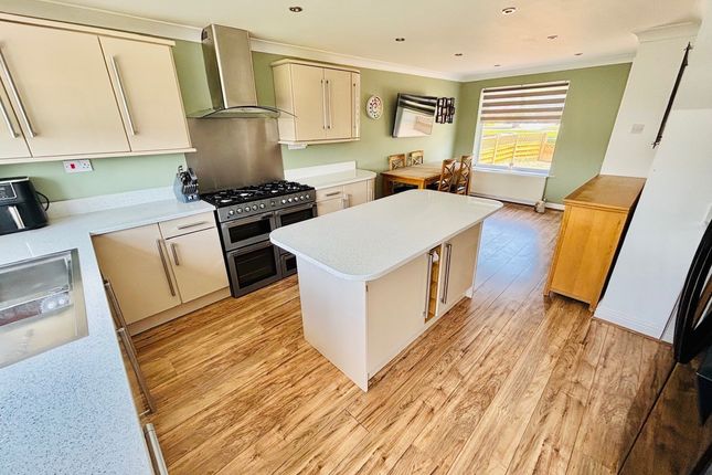145, Hook Road, East Yorkshire photo 3