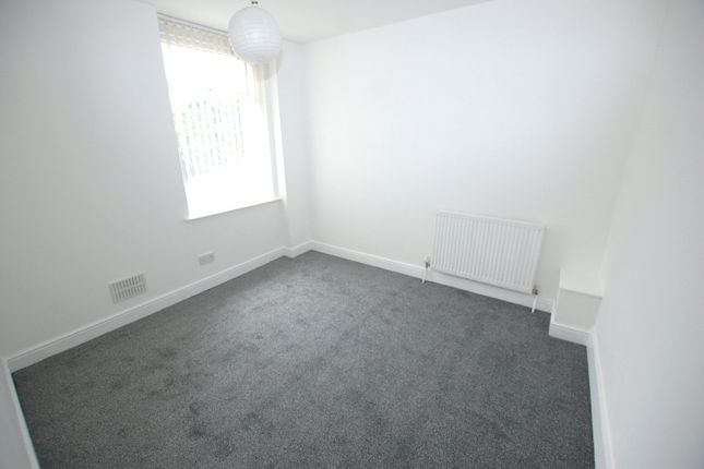 86, Kings Road, Greater Manchester photo 5