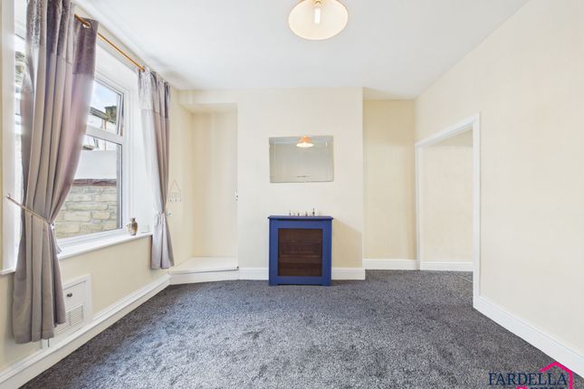 12 Moore Street, Burnley photo 2