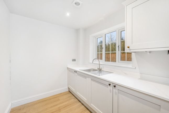 Plot 12, The Parklands (Sudbrooke)-10