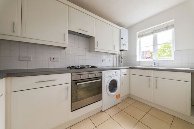 36 Mallard Court Swan Close, Rickmansworth photo 3