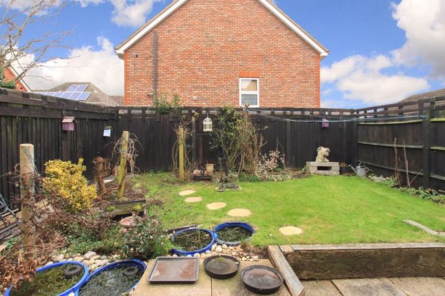 Maisonette for sale in Wallace Mews, Eaton Bray, Dunstable