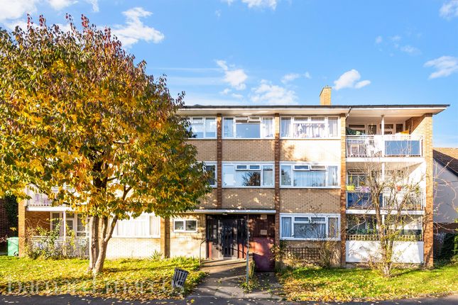 Thumbnail Flat for sale in Oakfield Close, New Malden