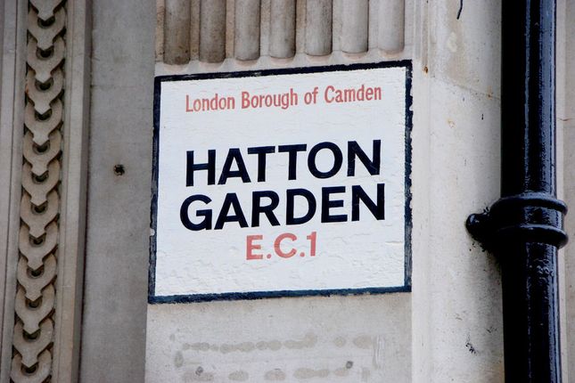 Retail premises to let in Hatton Garden, London