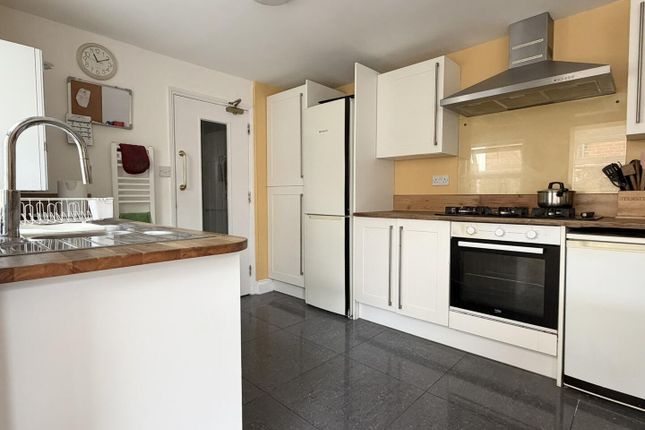 23 Caesars Road, Newport photo 4