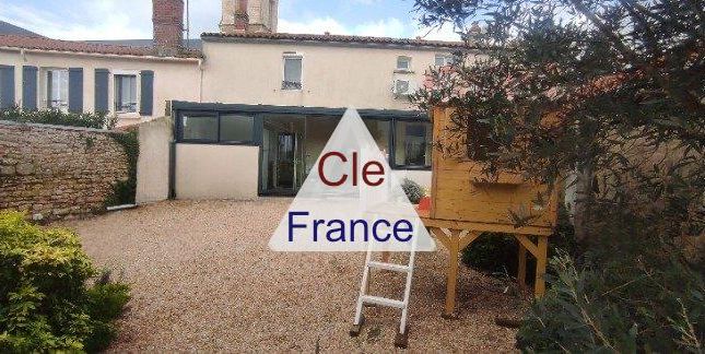 Property for sale in Lucon, Pays-De-La-Loire, 85400, France