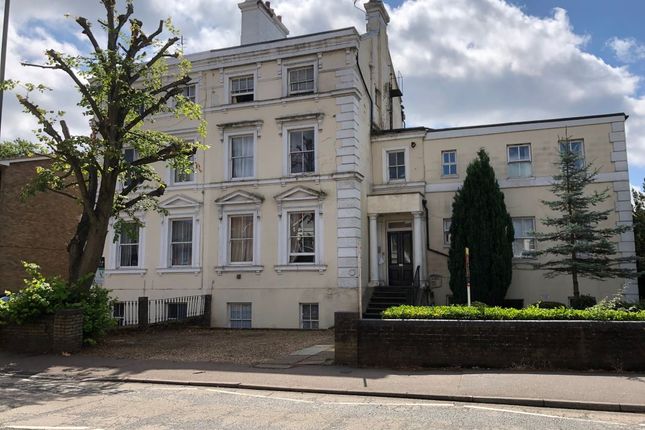 Thumbnail Flat for sale in Flat 4 Cromwell House, 164 Station Road, Redhill, Surrey