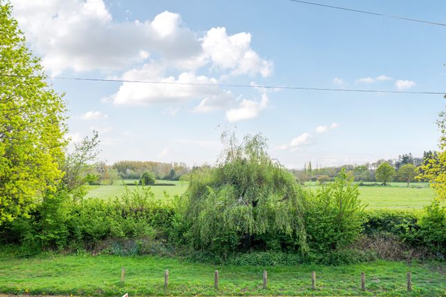 96, Tilt Road, Surrey photo 3