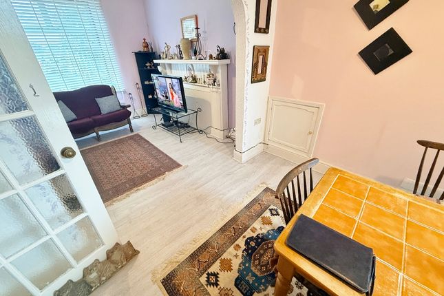 215 St. Teilo Street, Swansea photo 3