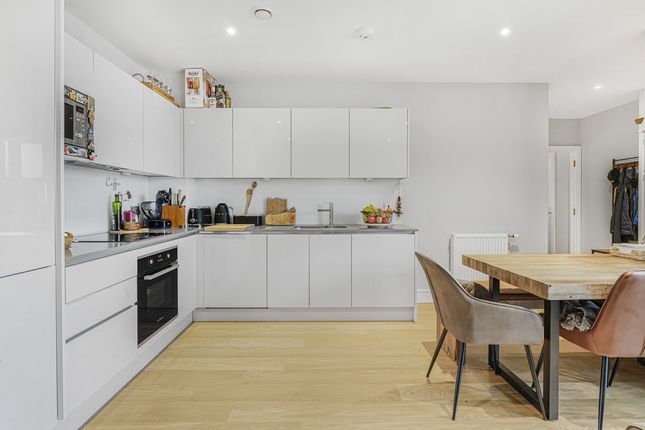 Flat 202, Keel Apartments, 31 Greyhound Parade, London photo 3