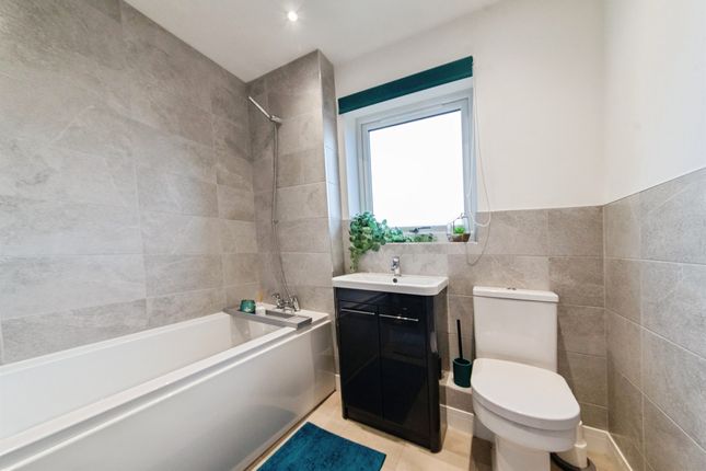 16, Newstead Street, Sleaford photo 3