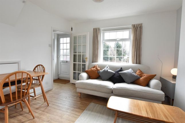 1, Motcombe Lane, Eastbourne photo 5