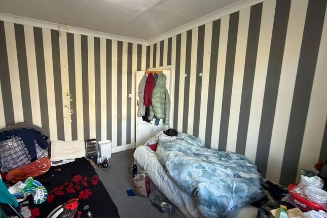 Norbury Crescent, London photo 4