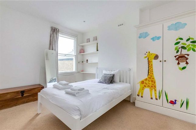 Flat 2, 11, Sedgeford Road, London photo 4