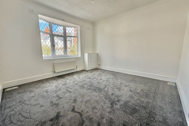 31, Wakeley Hill, Wolverhampton photo 3