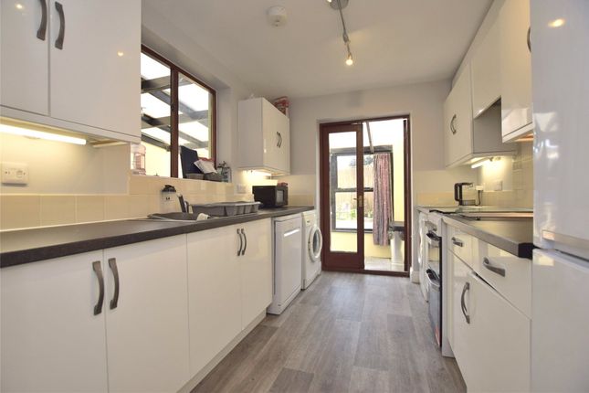 Room 5, 39, St. Pauls Street North, Gloucestershire photo 2