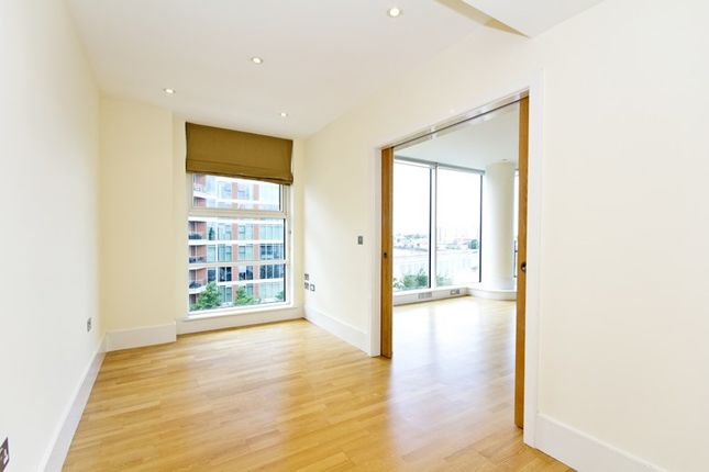 Flat for sale in Baltimore House, Battersea Reach