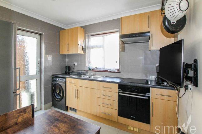Fairway Avenue, West Drayton Middlesex photo 2