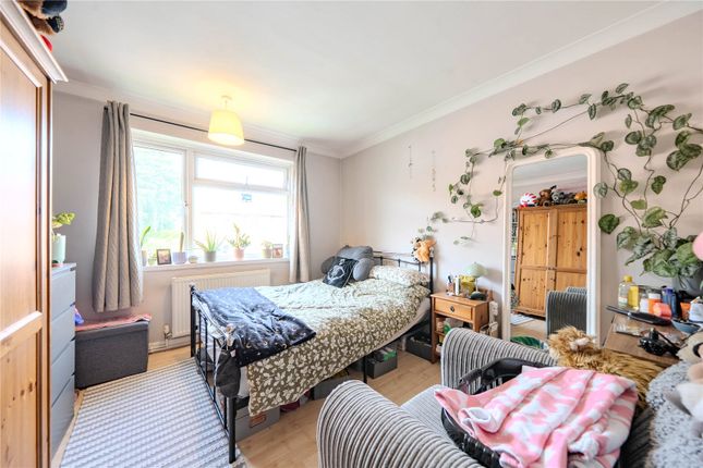 75, Tinshill Mount, Leeds photo 4