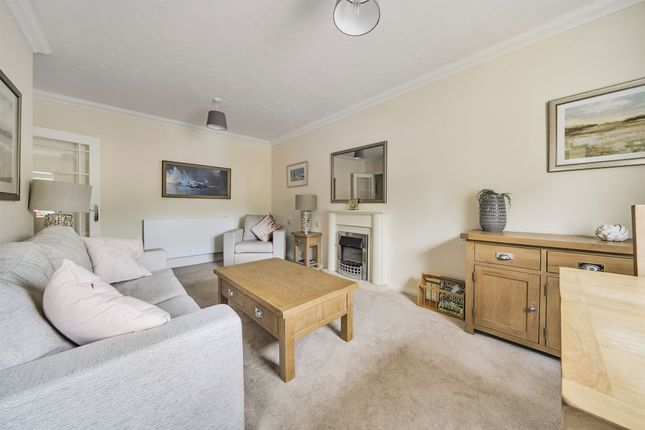 34, Sheldon Lodge, High Street, Berkhamsted photo 3
