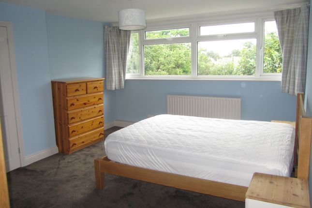 Flat to rent in Morland Road, East Croydon
