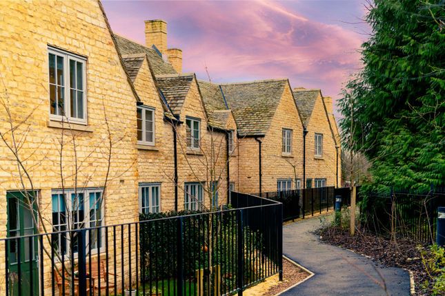 Thumbnail Flat for sale in Hawkesbury Place, Stow On The Wold, Gloucestershire