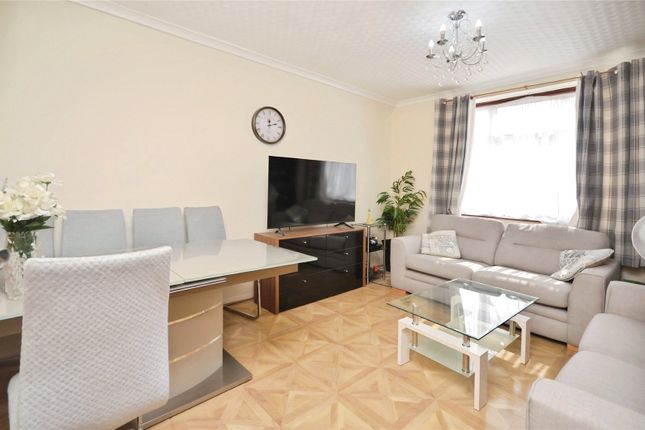 2, Woodbridge Lane, Essex photo 2