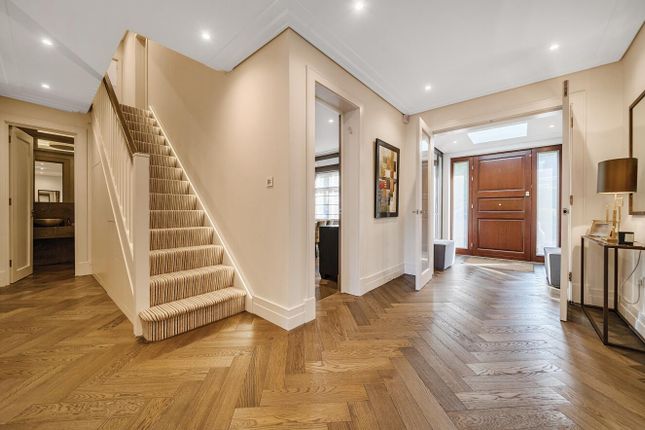 7, Grange Avenue, Totteridge photo 2