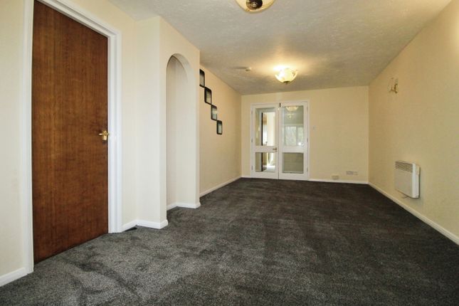 30, Viewfield Close, Kenton photo 4
