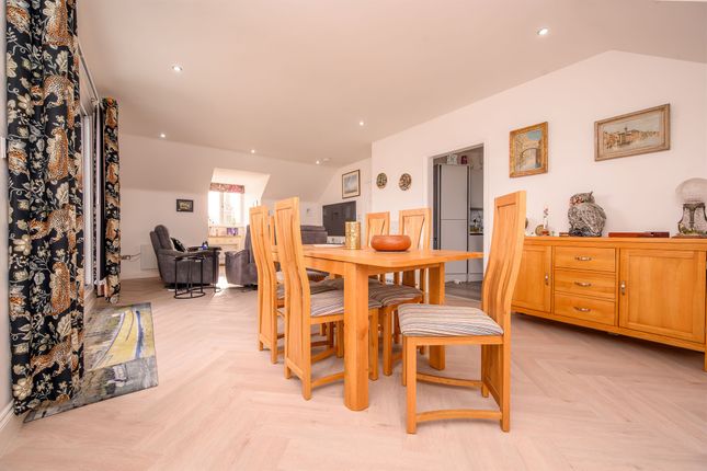 Flat 16, Crown Apartments, Dryland Street, Kettering photo 3