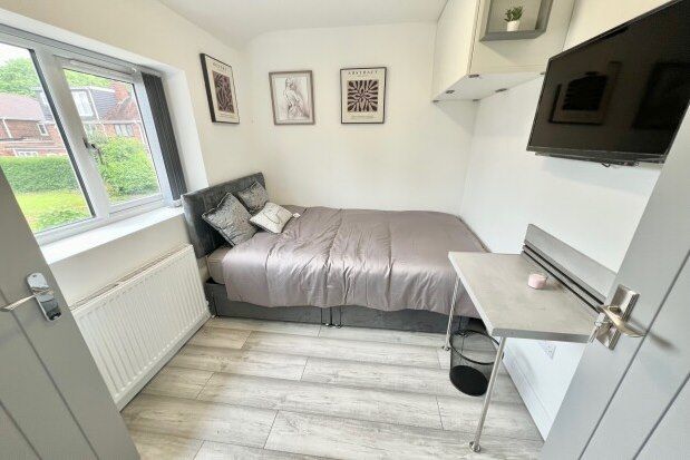Thumbnail Room to rent in Lilac Grove, Wednesbury