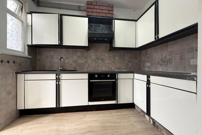 34, Bushey Road, Greater London photo 5