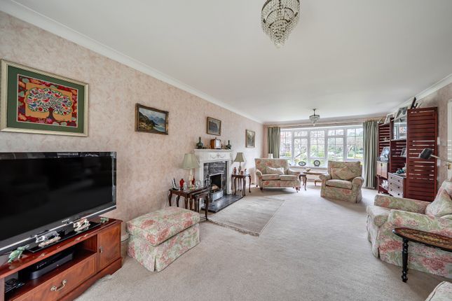 4, Dorin Court, Pyrford photo 3